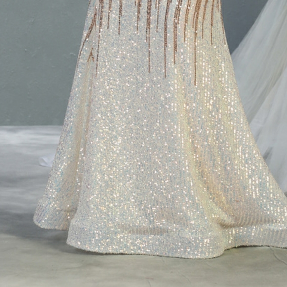 Formal dress - Picture 4 of 7